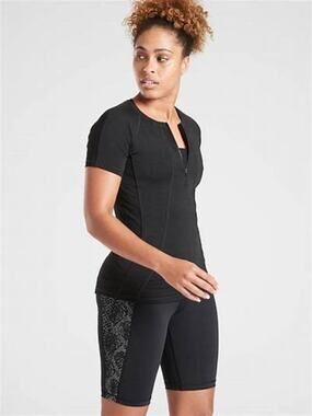 Athleta Pacifica Black Short Sleeve Swim Surf Athletic Tee Size Medium